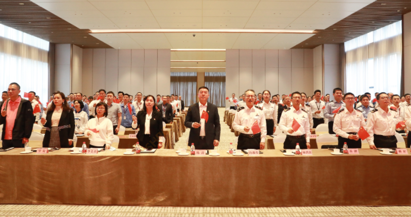 用音符谱写初心 用歌声唱响使命--音乐思政课走进东升国际官网科技