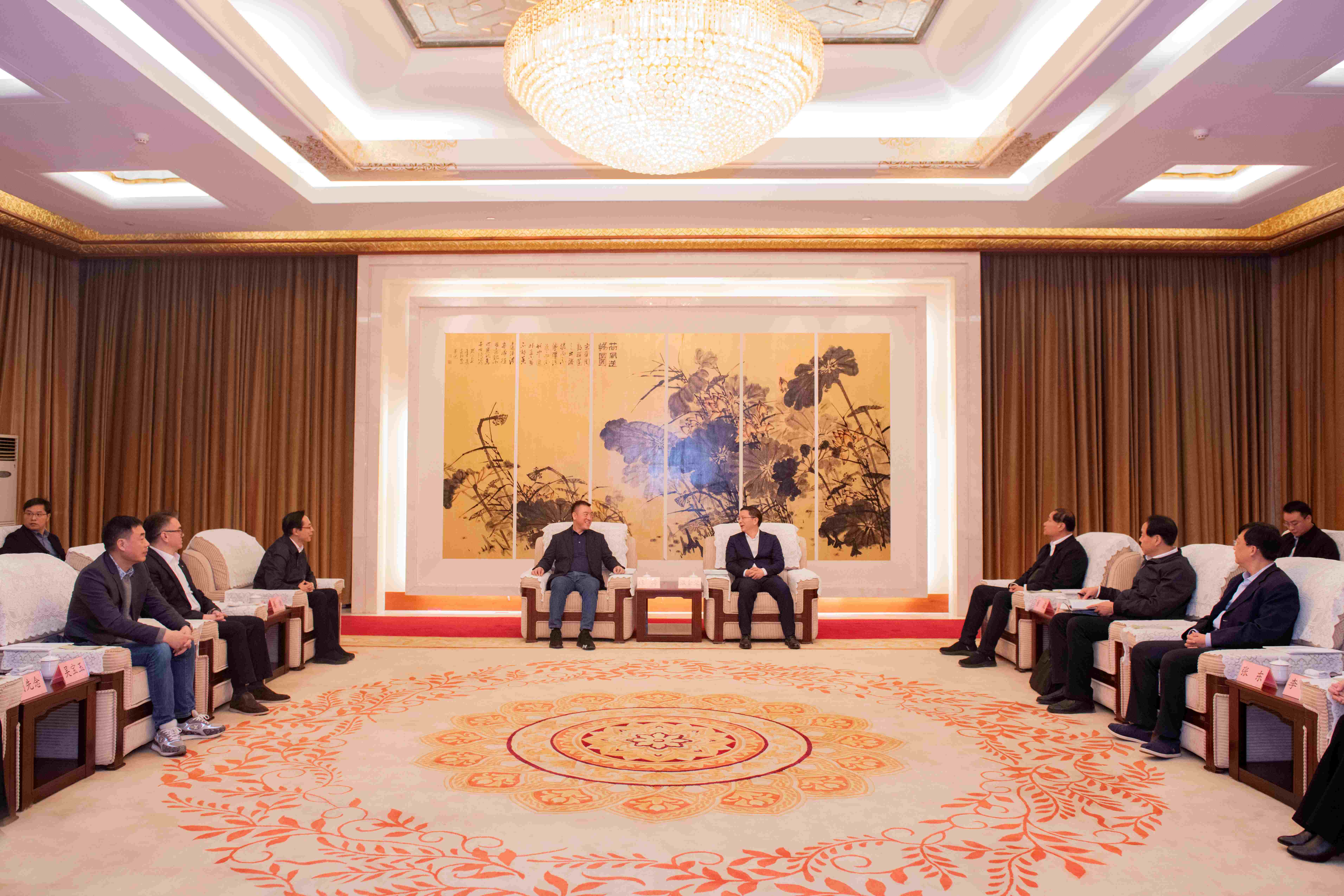 东升国际官网科技董事长陈涛带领深圳市和惠州市企业家前往济宁市考察交流 